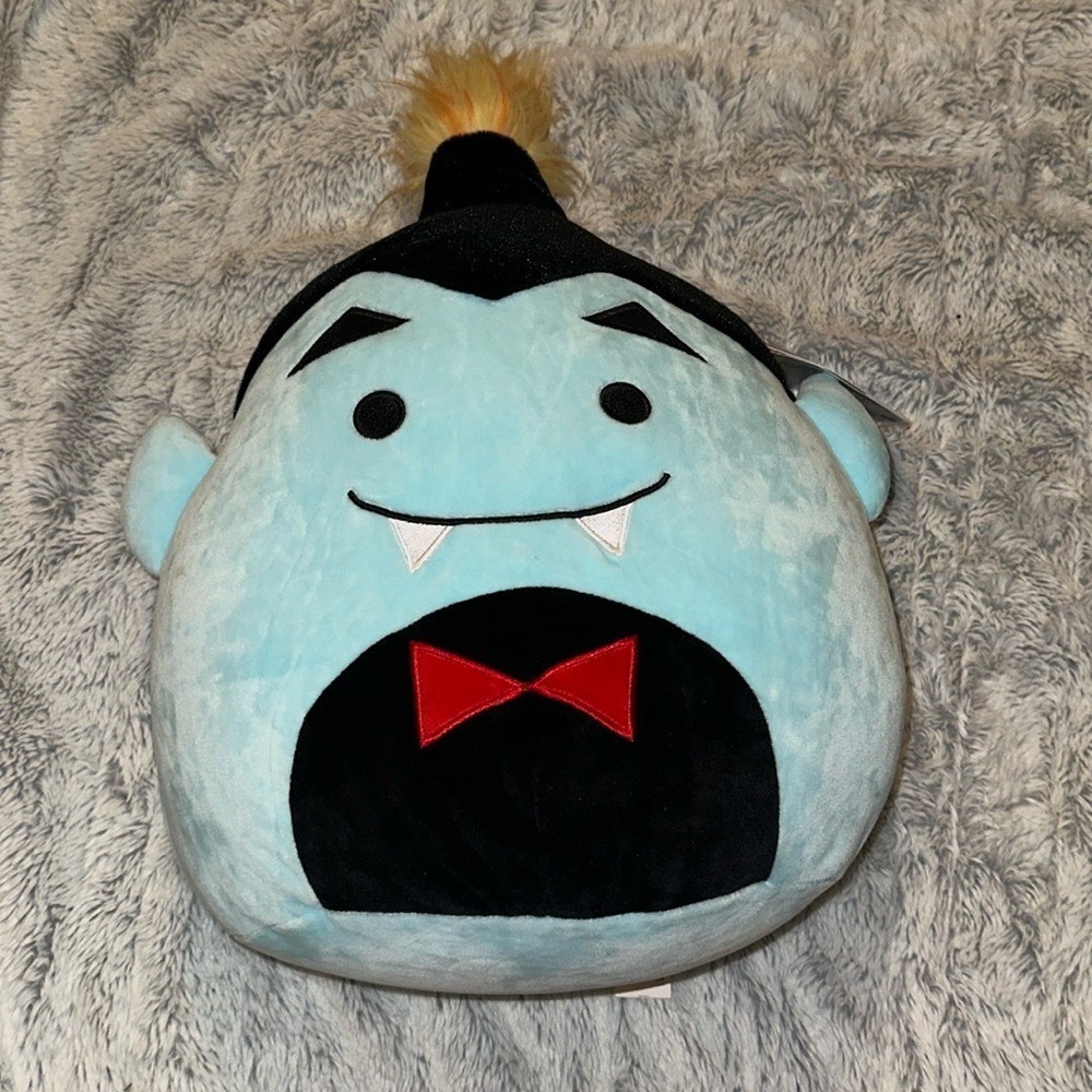 Squishmallows Drake the Vampire 18 Inch Halloween Plush Blue Kellytoy NWT 2021